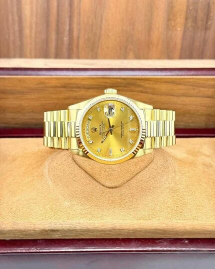 Rolex Day-Date President 36mm  | 1980 Model |  – Ref. 18038 – Solid 18K Gold – Champagne Diamond Dial Full Set | Excellent Condition
